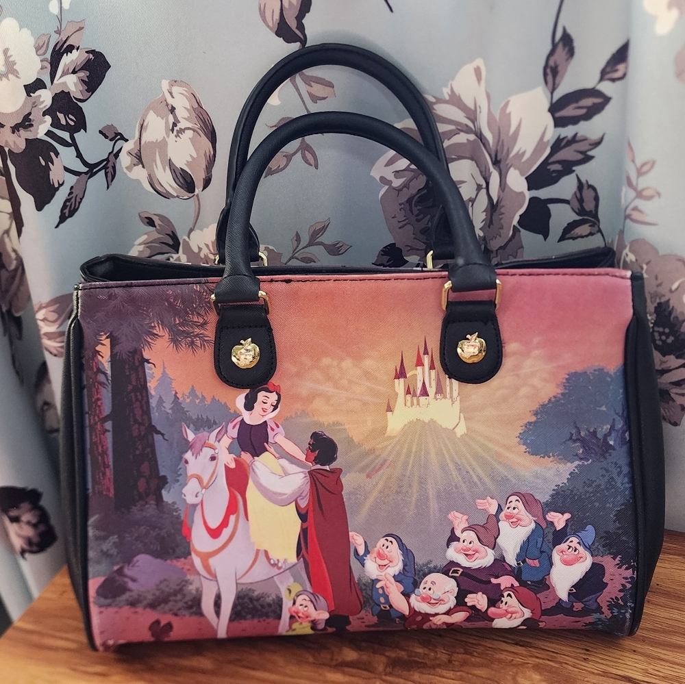 Snow White purse RARE Gently used